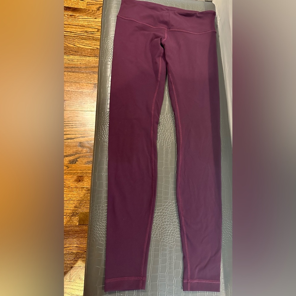 Lulu lemon Gorgeous comfy eggplant color leggings! NWOT